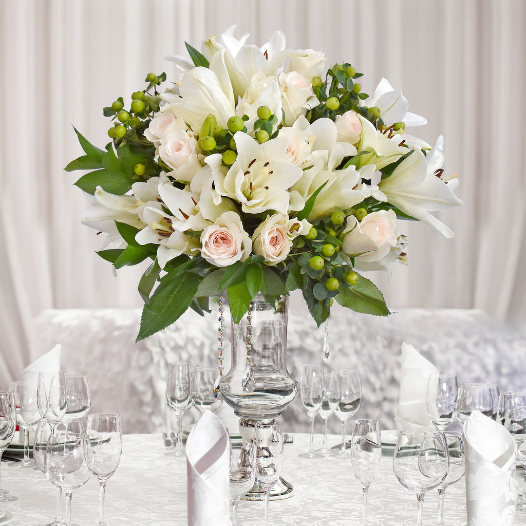 white wedding flower table arrangements
